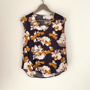 Floral V- Neck Sleeveless Blouse